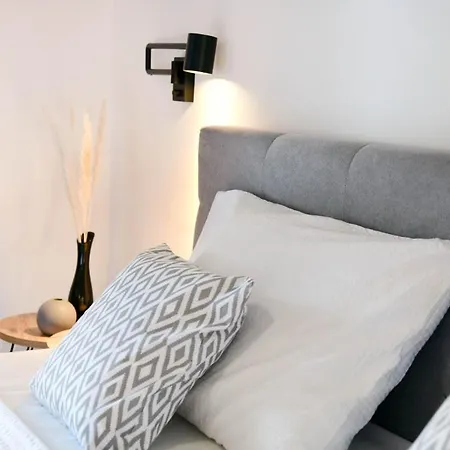 D & L Добринь