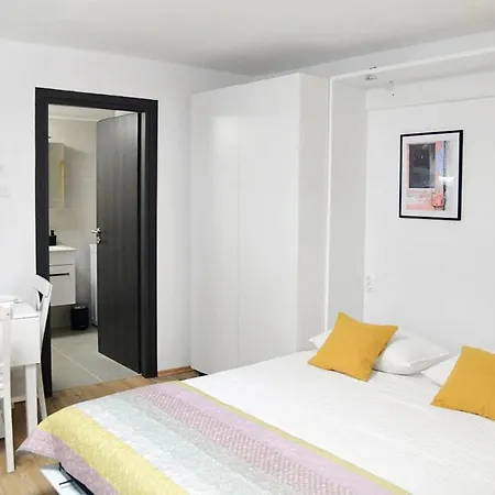 D & L Apartamento Dobrinj